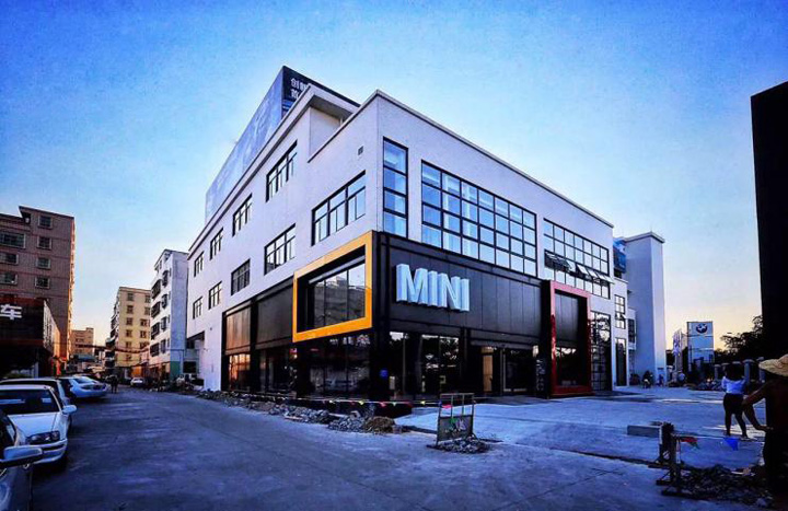 1479262795100744.jpg 汕頭市寶悅德宏汽車服務(wù)有限公司泰山路分公司院汕頭德宏寶馬維修中心及迷你展廳裝修工程l.jpg