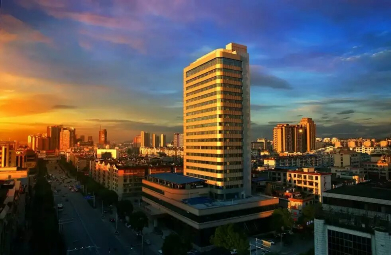 3. 贛西腫瘤醫(yī)院-手術(shù)室ICU凈化工程及大樓醫(yī)用氣體，舒適性空調(diào)安裝工程.jpg